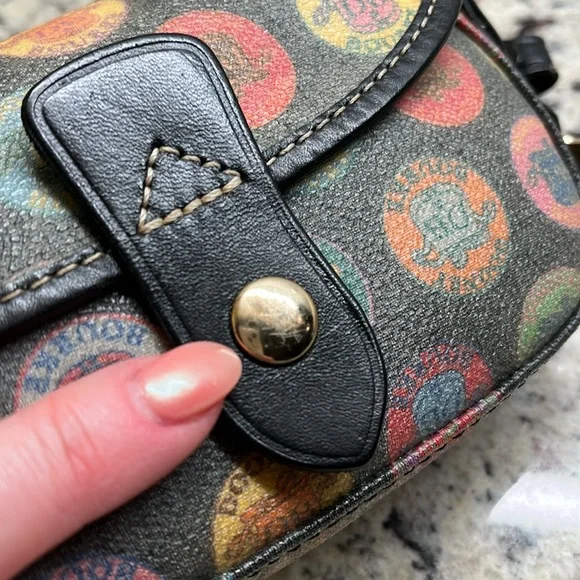 Dooney & Bourke Wristlet EUC - Picture 10 of 10